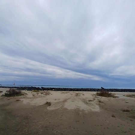 Armareaoverseassuites フィウミチーノ エクステリア 写真