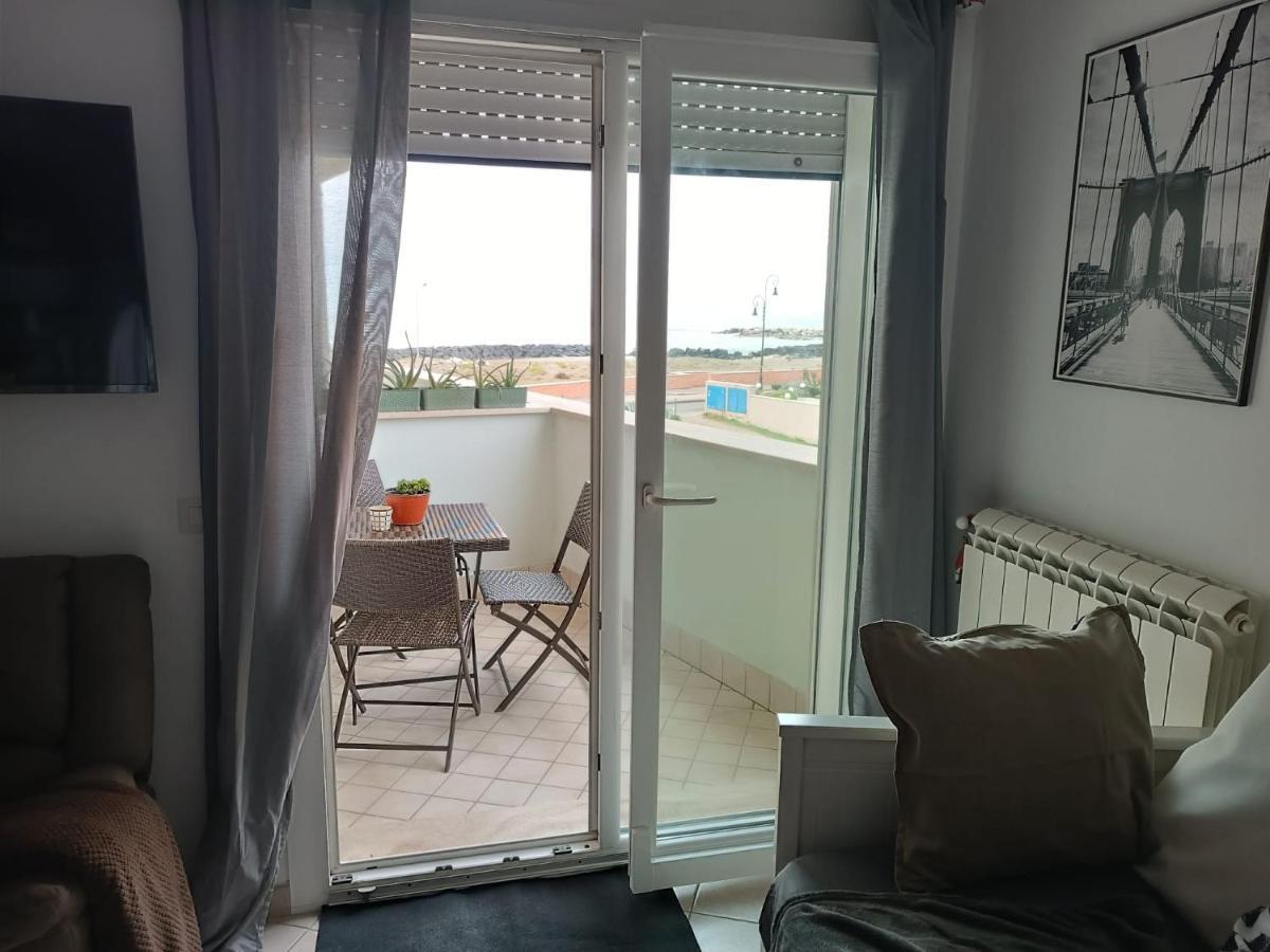 Armareaoverseassuites フィウミチーノ エクステリア 写真