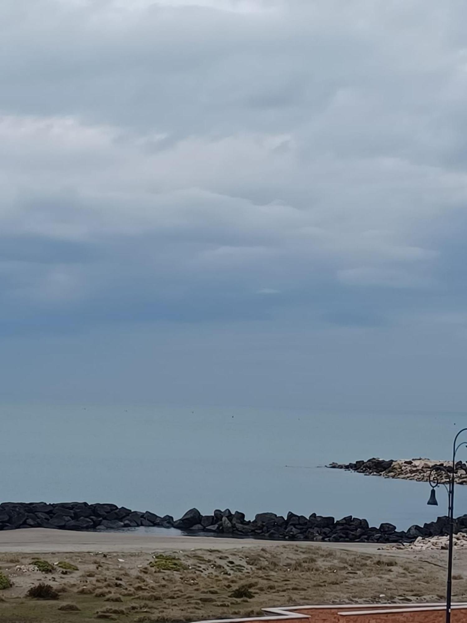 Armareaoverseassuites フィウミチーノ エクステリア 写真